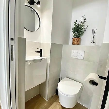 Apartment 2 - 14j *